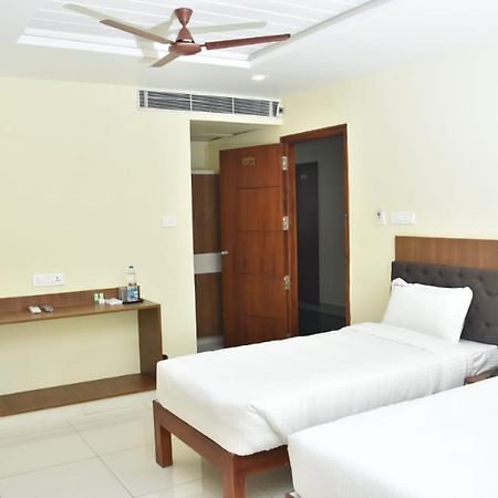 Hotel Le Arul Park Karaikal Esterno foto