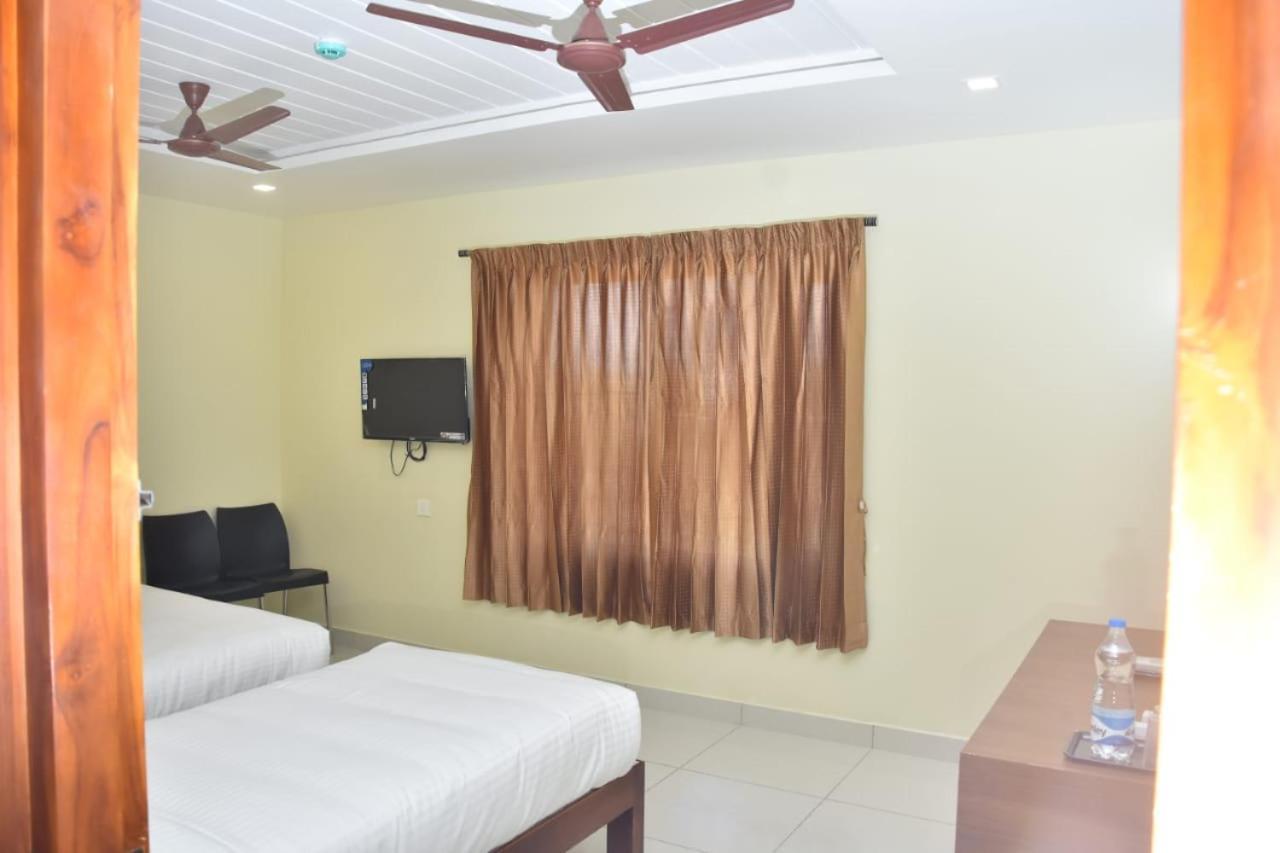Hotel Le Arul Park Karaikal Esterno foto