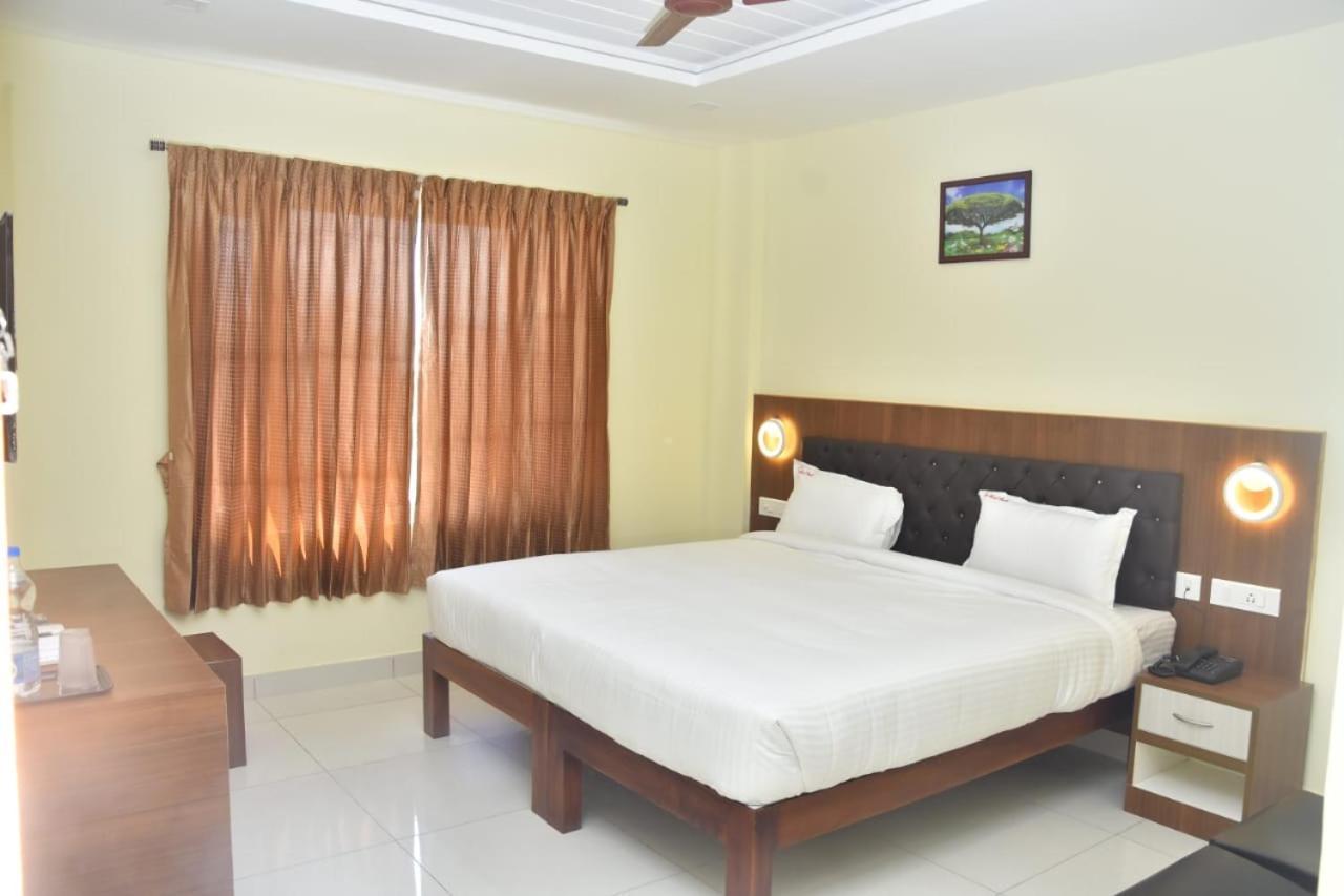 Hotel Le Arul Park Karaikal Esterno foto