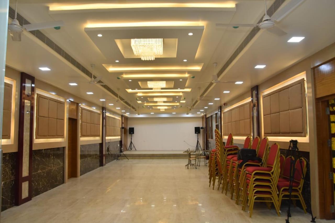 Hotel Le Arul Park Karaikal Esterno foto