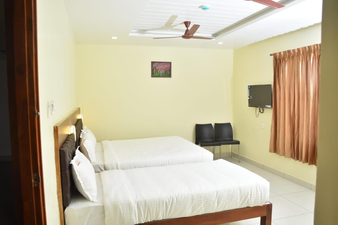 Hotel Le Arul Park Karaikal Esterno foto