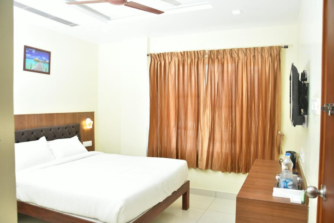Hotel Le Arul Park Karaikal Esterno foto