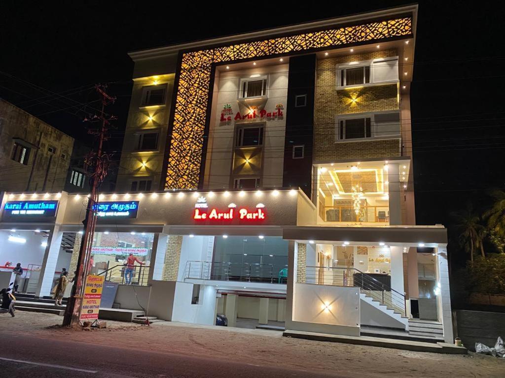 Hotel Le Arul Park Karaikal Esterno foto